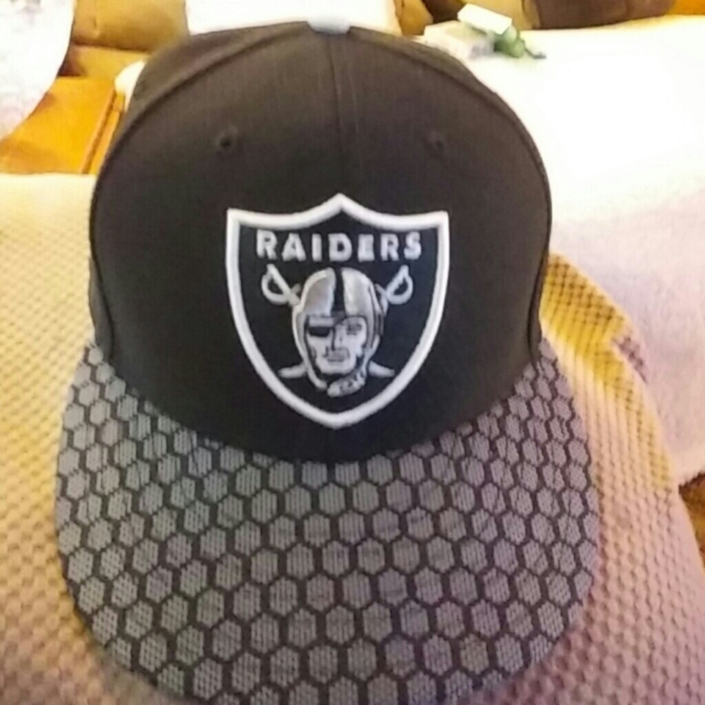 Raiders snap back hat